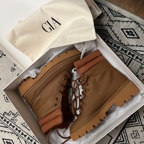 Gia Borghini Shoes - NIB Gia Borghini Terra Hiking Boots